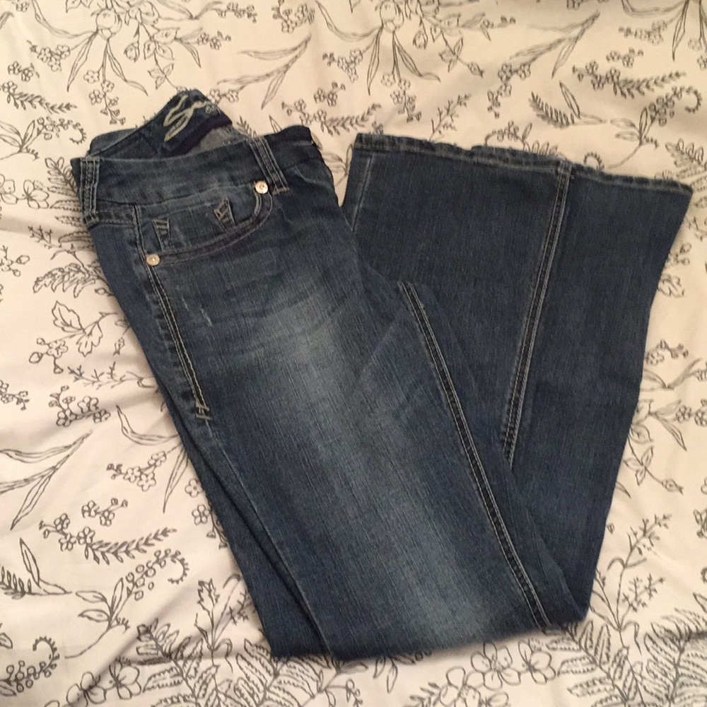 Flashy blue jeans 👖